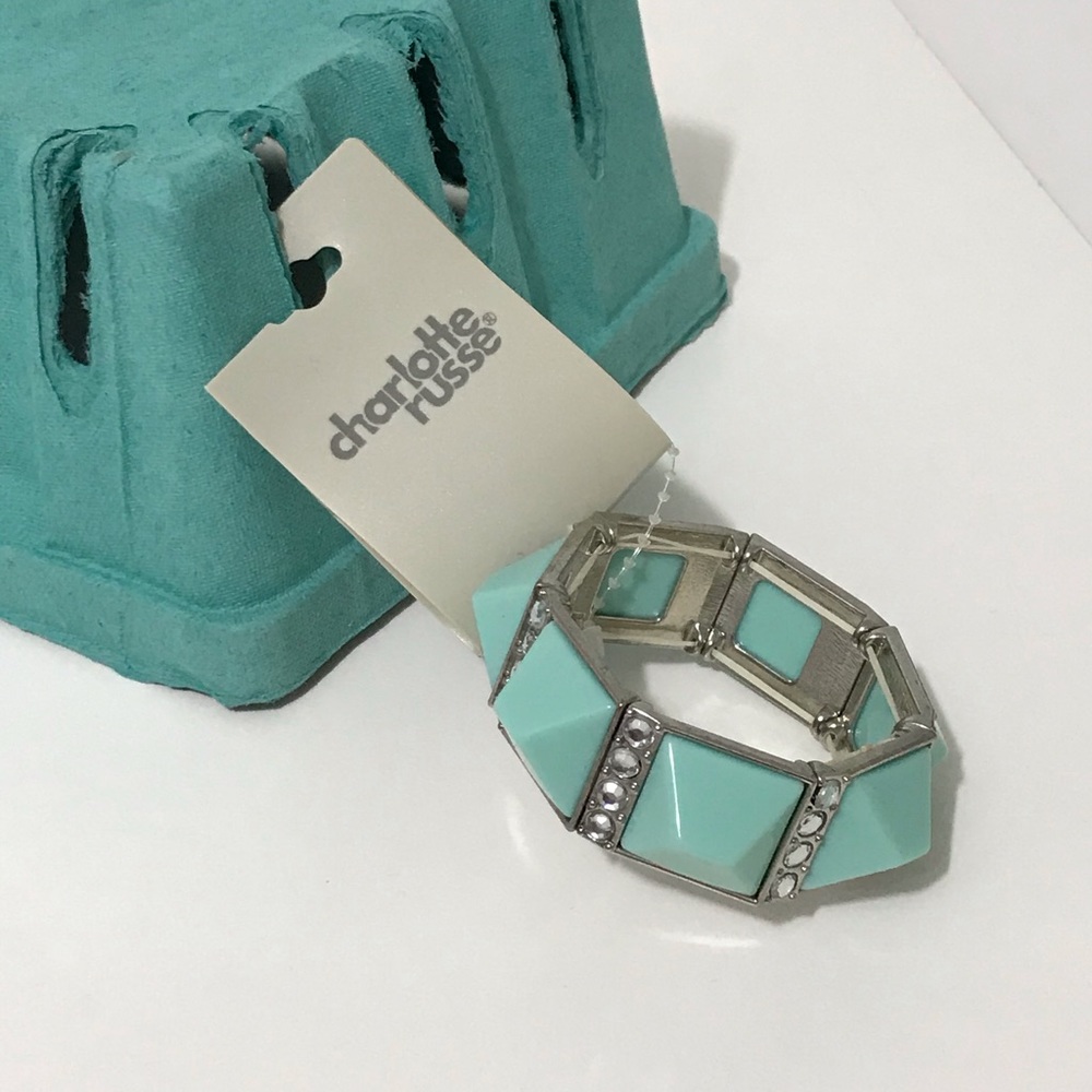 🐚Charlotte Russe chunky stretch bracelet🐚{NWT}